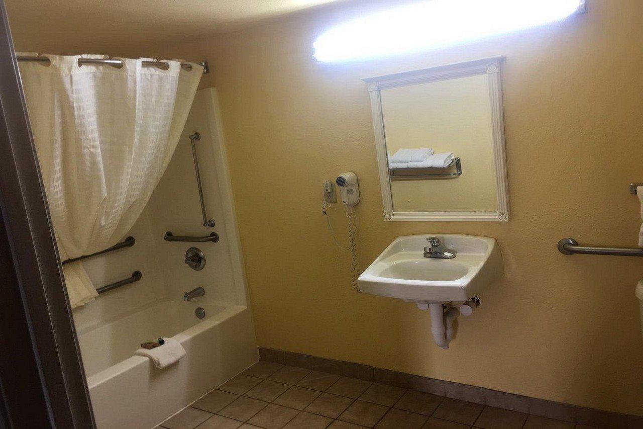 Budget Inn & Suites Hawkinsville Экстерьер фото