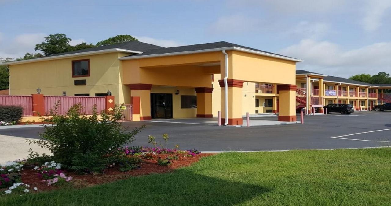 Budget Inn & Suites Hawkinsville Экстерьер фото